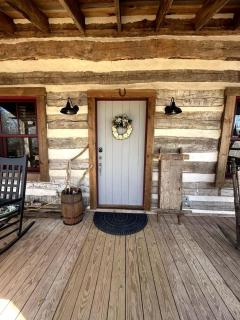 Redesign Wooden Cabin with Jacuzzi and Front Porch in North Carolina - Rutherfordton - 3