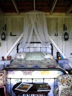 Amazing Tiny House Rental for Unique Romantic Getaways in Tennessee - Spring City - 6