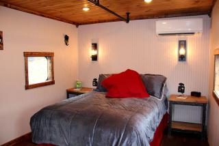 Glamping Caboose Rental Perfect for Families near Clyde, North Carolina - Clyde - 6