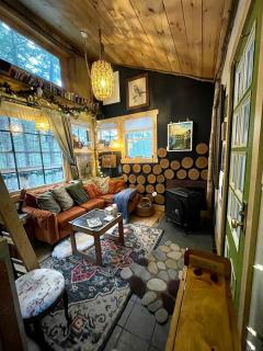 Cozy Treehouse with Sauna in Hardwick, VT - 5