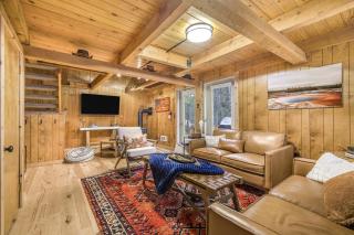 Creekside Cabin with Backyard and Foosball Table Great for Groups in Idaho - 5