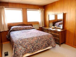 Luxury Lakefront Cabin Rental on Clear Lake in Ogemaw County, Michigan - West Branch - 2