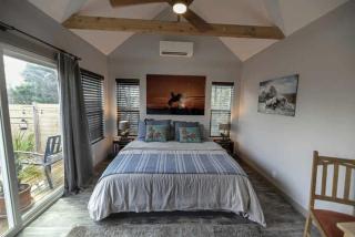 Charming Cabin Rental with a Private Hot Tub near Canyon Lake, Texas - Wimberley - 1