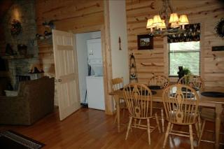 Breathtaking Cabin Rental with a Private Hot Tub in Hiawassee, Georgia - Hiawassee - 7