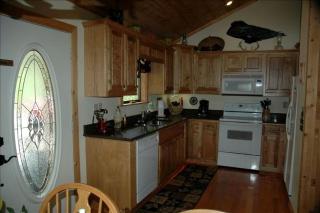 Breathtaking Cabin Rental with a Private Hot Tub in Hiawassee, Georgia - Hiawassee - 6
