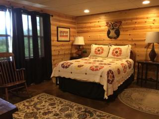 Breathtaking Cabin Rental with a Private Hot Tub in Hiawassee, Georgia - Hiawassee - 2