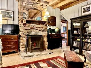 Newly Restored Cabin in Dahlonega, Georgia, Surrounded by Wineries and Cozy Nature - Suches - 6