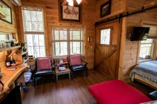 Dreamy Tree House Getaway for a Romantic Retreat - 3