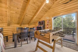 Wooden Spacious Cabin with Jacuzzi, Game Space and Fire Pit in Idaho - 7