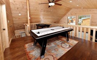Breathtaking Cabin with Hot-tub, Fireplace and Games in Sevierville, Tennessee - 5