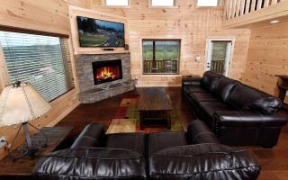 Breathtaking Cabin with Hot-tub, Fireplace and Games in Sevierville, Tennessee - 2