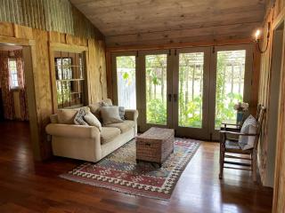 Picturesque Luminous Cabin with Jacuzzi, Bath and BBQ in Texas - Wimberley - 7