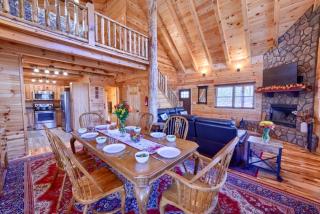 Family-Friendly Getaways to this Rustic Log Cabin in Logan, Ohio - Logan - 9