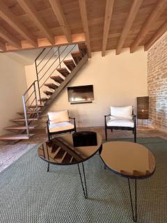 Au 8 à Meursault, Magnifique maison Bourguignonne au pied des vignes, jardin, places de parking privée - Meursault - 4