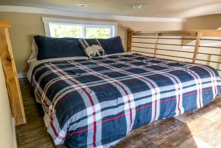 Rustic Elegance in Texas - Amazing Glamping Getaways in this Chilton Cabin Rental - - 7