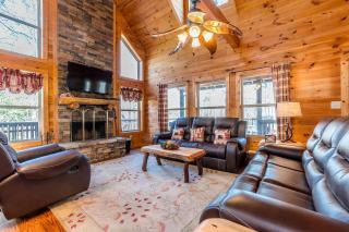 Incredible Cabin with Pool Table and Hot-Tub in Cleveland, Georgia - Cleveland - 1
