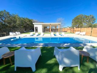 Beautiful Lakeside Rental with Hot-Tub in Igram, Texas, Perfect for Family Glamping Trips - Ingram - 7