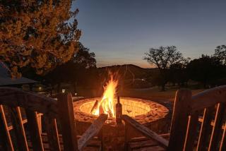 Beautiful Lakeside Rental with Hot-Tub in Igram, Texas, Perfect for Family Glamping Trips - Ingram - 4