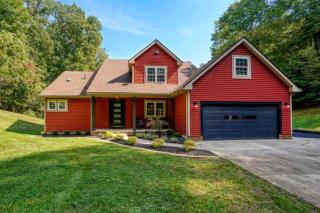 Amazing Family Adventures at this Lovely Logan Rental with Fire Pit and Catch-and-Release Pond - Logan - 8