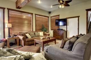 Luxury Rental with a Swimming Pool Perfect for Large Groups near Gruene, Texas - New Braunfels - 7