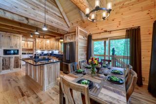 Lovely Logan Log Cabin Retreat for Family and Group Glamping in Ohio - Logan - 7