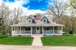 Lakefront Cottage Fully Equipped with Excellent Location in Saint Croix Falls, Wisconsin - 7