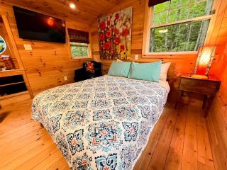 Entire Four Treehouses Resort Perfect for Groups and Outdoor Activities in Copperhill, Tennessee - 6