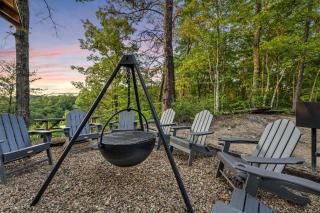 Outstanding Cabin with Air Hockey Table Beautifully Designed in Tennessee - Sevierville - 8