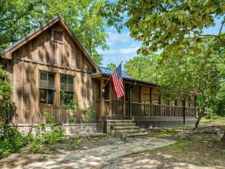 Charming Spacious Cabin with Fire Pit and BBQ in Mentone, Alabama - Mentone - 1