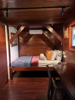 Lakey Peak Gorilla Villa - Grass Level Garden View Suite - 3