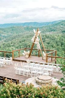Secluded Luxurious Cabin with Spectacular Living Spaces in Tennessee - Little Cove - 1
