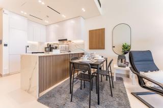 High-Rise 1BR with Community View and Large Balcony Near the Parks, Binghatti Amber, Jumeirah Village Circle by Deluxe Holiday Homes - 9