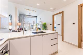 High-Rise 1BR with Community View and Large Balcony Near the Parks, Binghatti Amber, Jumeirah Village Circle by Deluxe Holiday Homes - 2