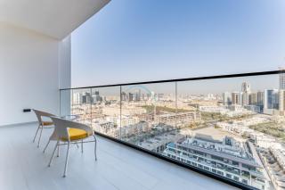 High-Rise 1BR with Community View and Large Balcony Near the Parks, Binghatti Amber, Jumeirah Village Circle by Deluxe Holiday Homes - 8