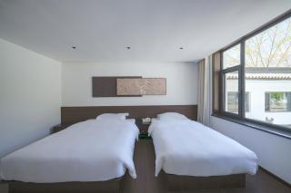 In the Clouds - Courtyard Twin Room - 3