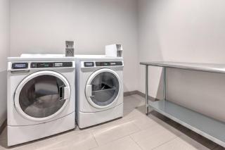 Holiday Inn Express & Suites Moore by IHG - 1