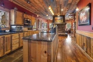 Dandelion Delight - Blue Ridge GA - Game Room, Fire Pit, Outdoor Fireplace, Near Downtown - Blue Ridge, GA - Blue Ridge - 8