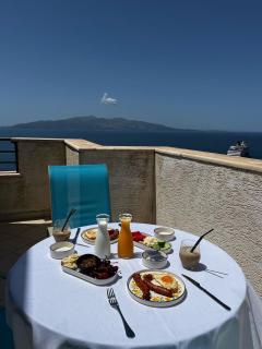 Bougainville View Sarande - Sarandë - 5