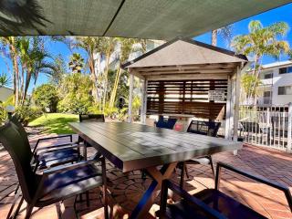 Palm Beach Retreat with Pool & BBQ - 5