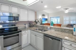 Updated 2BR Siesta Key condo with private beach access - Siesta Key - 8