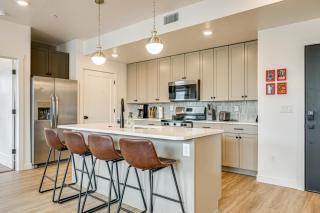 25 Mi to Zion Rock n Roll Condo with Mtn View! - 9