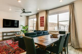 25 Mi to Zion Rock n Roll Condo with Mtn View! - Hurricane - 4