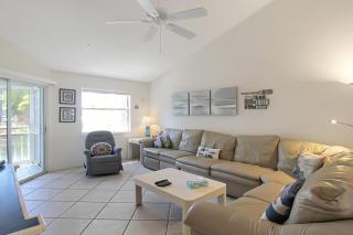 Beautiful Siesta Key condo - Two heated pools, tennis, pickleball, private beach access - Siesta Key - 8
