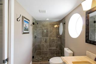 Stunning lakefront condo on Siesta Key with private beach access - 4