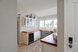 Stunning lakefront condo on Siesta Key with private beach access - 7