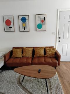 Spacious 3BD Apartment in a Prime Chicago Location - Chicago - 2