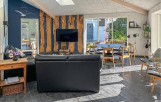 Gorgeous Home In Nexø With Kitchen - Neksø - 6