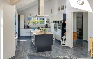 Gorgeous Home In Nexø With Kitchen - Neksø - 5