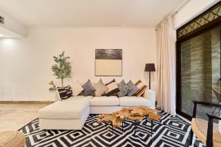 Luxury 1BR in Zaafran With Stunning Burj Khalifa View - 2