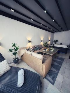 Luxury 2 storey 2bedroom condo with Private Jacuzzi & patio - Athens - Athen - 7
